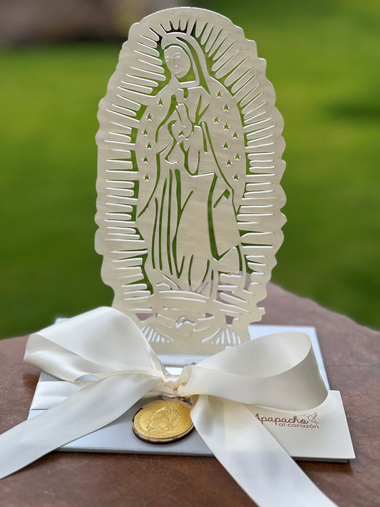 VIRGEN DE ACRILÍCO NACARADO GRANDE 25 CM